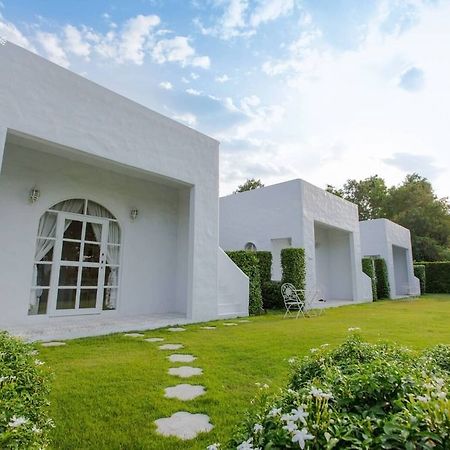 Villa La Flora Kanchanaburi Dış mekan fotoğraf